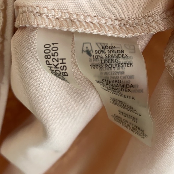 𝅺calvin Klein Tee - Picture 3 of 4